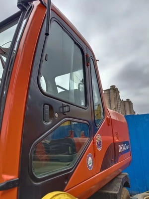 DOOSA DH140W-7 Excavadora usada com bomba hidráulica Parker Velocidade nominal 4,2 km/h Máquina