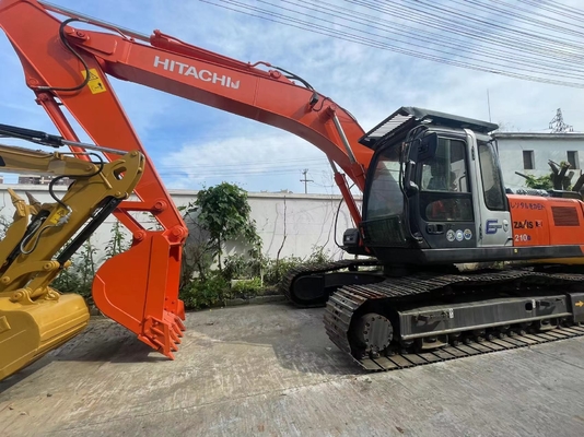 Excavadora usada Hitachi ZX210 com capacidade de balde de 0,45m3 e peso da máquina de 21500 KG