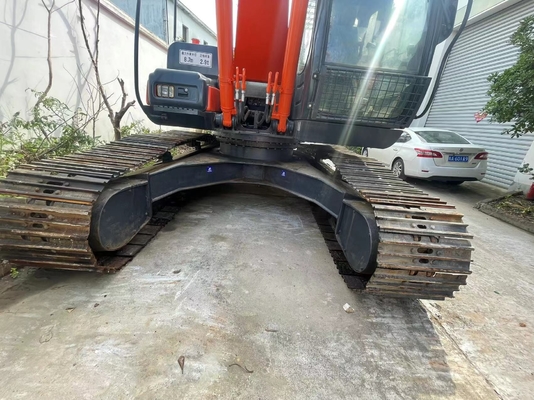 Excavadora usada Hitachi ZX210 com capacidade de balde de 0,45m3 e peso da máquina de 21500 KG