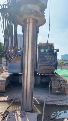 Máquina rotativa diesel Soilmec SR75 com diâmetro de perfuração de 1500 mm em boas condições de funcionamento