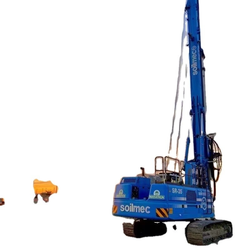 Máquina rotativa diesel Soilmec SR75 com diâmetro de perfuração de 1500 mm em boas condições de funcionamento