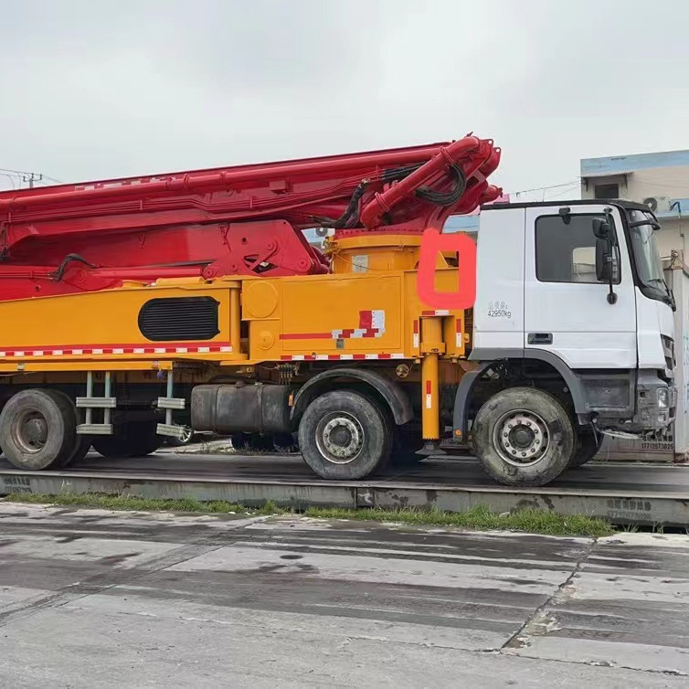 Caminhão de bombeamento de concreto 37M com chassi Benzz Vol HOWO Caminhão de reboque 25t 40t 6x4 8x4 Tipo